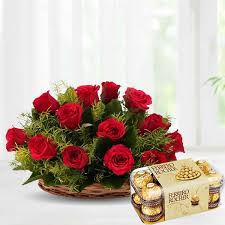 16 Pcs Ferrero Rocher box with roses basket